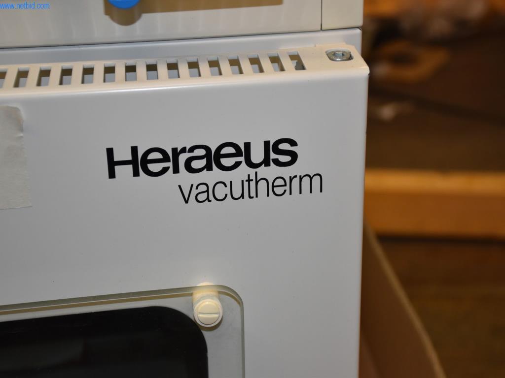 Vaste stock de pompes à vide, d'appareils de mesure, de pièces de rechange et d'accessoires-2