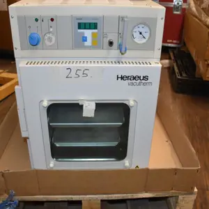 Vacuum drying oven Heraeus Vacutherm VT 6025