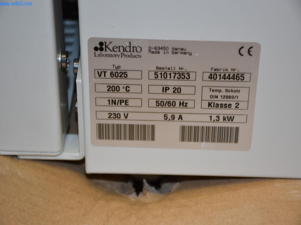 Rozsáhlé zásoby vývěv, měřicích přístrojů, náhradních dílů a příslušenství-2