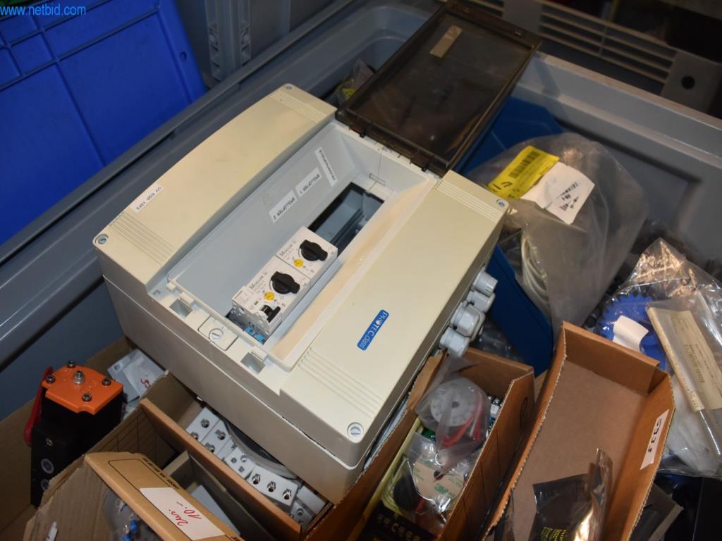 Obsežne zaloge vakuumskih črpalk, merilnih naprav, rezervnih delov in dodatne opreme-5