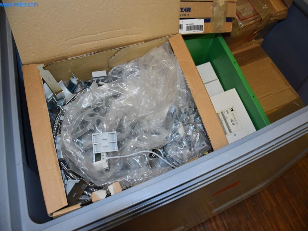 Extensos stocks de bombas de vácuo, dispositivos de medição, peças sobressalentes e acessórios-4