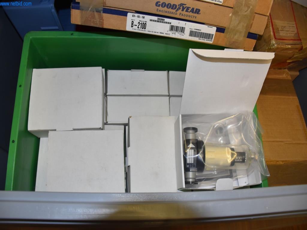 Extensos stocks de bombas de vácuo, dispositivos de medição, peças sobressalentes e acessórios-5