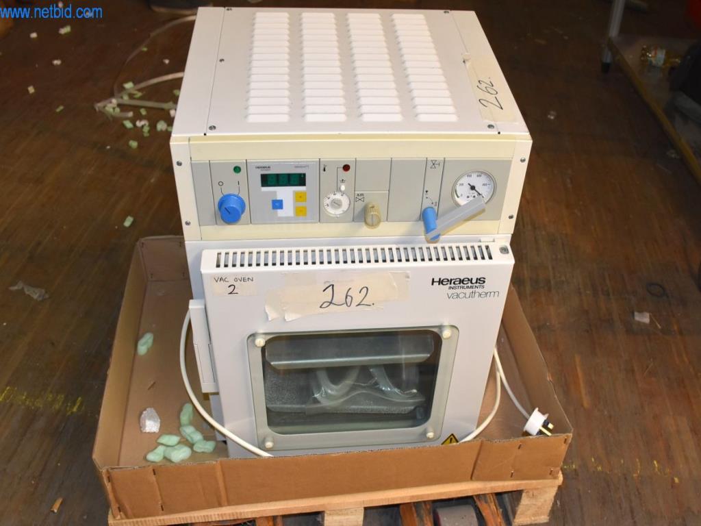 Extensive stocks of vacuum pumps, measuring devices, spare parts and accessories-1