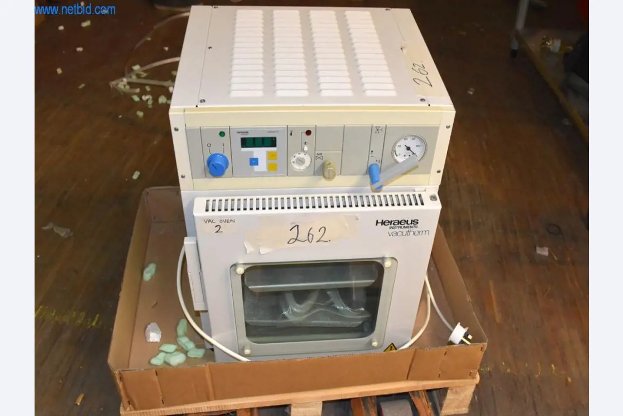 Extensive stocks of vacuum pumps, measuring devices, spare parts and accessories-1