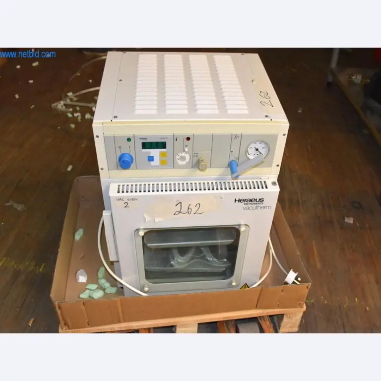 Extensive stocks of vacuum pumps, measuring devices, spare parts and accessories-1