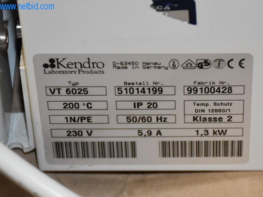 Extensive stocks of vacuum pumps, measuring devices, spare parts and accessories-3