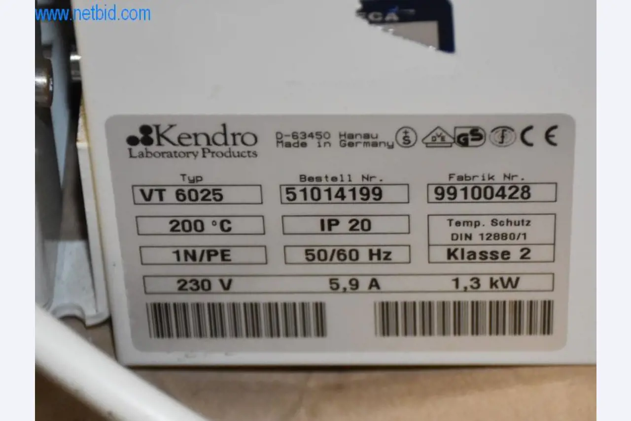 Extensive stocks of vacuum pumps, measuring devices, spare parts and accessories-3