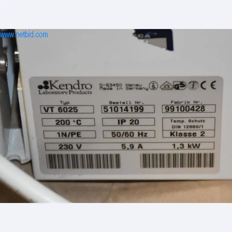 Extensive stocks of vacuum pumps, measuring devices, spare parts and accessories-3