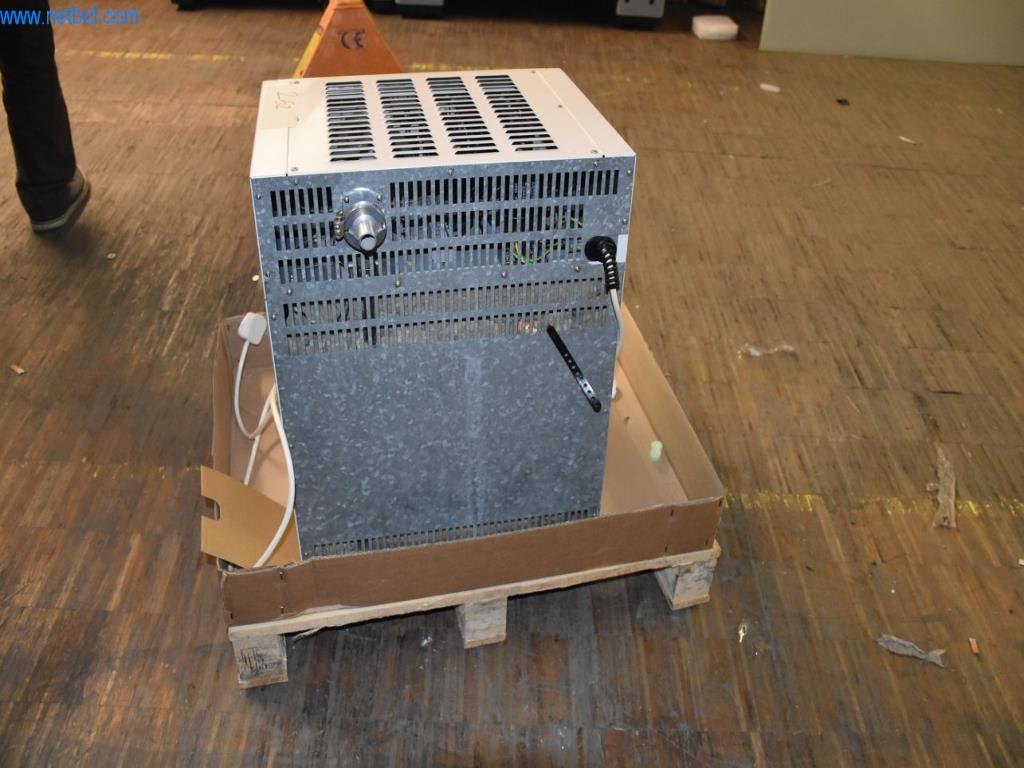 Extensive stocks of vacuum pumps, measuring devices, spare parts and accessories-4