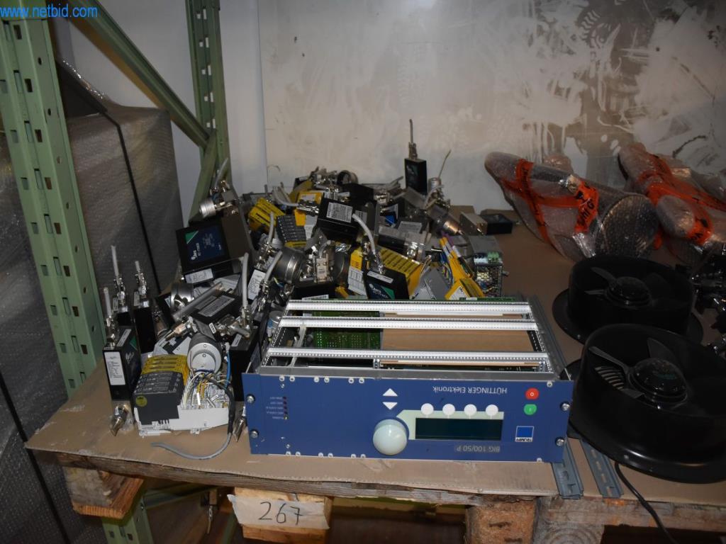 Umfangreiche Bestände an Vakuumpumpen, Meßgeräten, Ersatzteilen und Zubehör-2