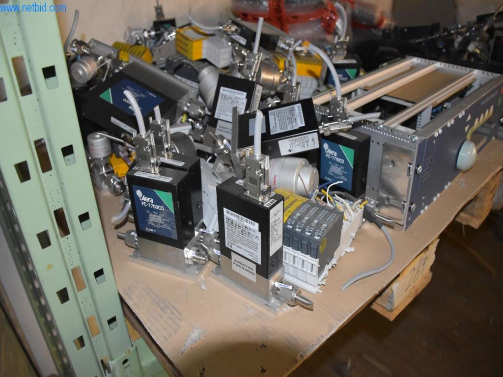 Umfangreiche Bestände an Vakuumpumpen, Meßgeräten, Ersatzteilen und Zubehör-9