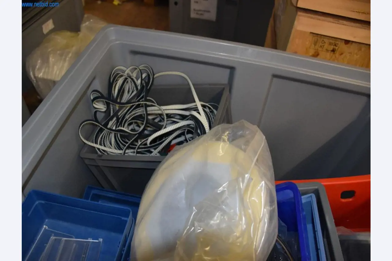 Amplias existencias de bombas de vacío, dispositivos de medición, piezas de repuesto y accesorios-4