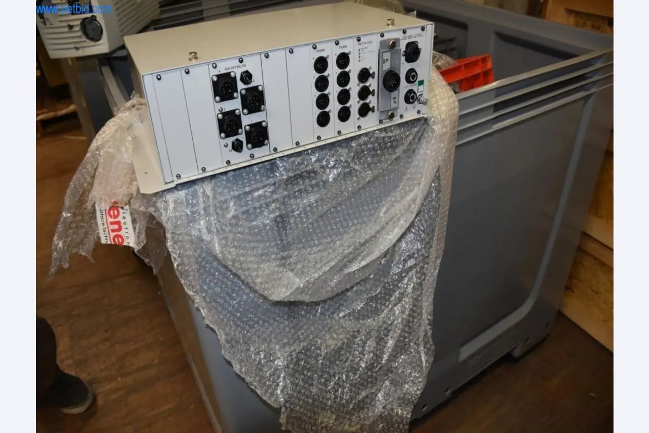 Amplias existencias de bombas de vacío, dispositivos de medición, piezas de repuesto y accesorios-5