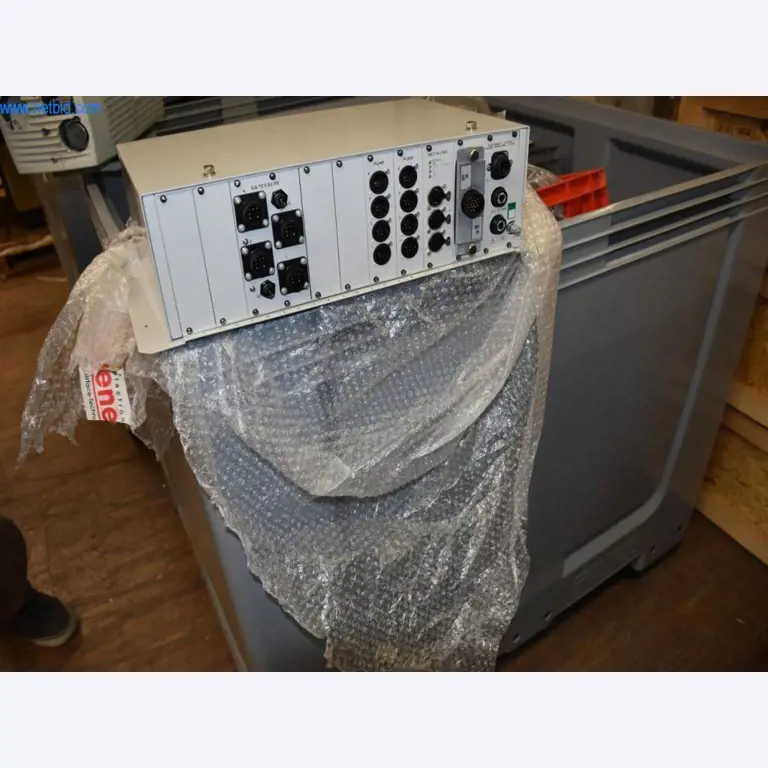 Amplias existencias de bombas de vacío, dispositivos de medición, piezas de repuesto y accesorios-5