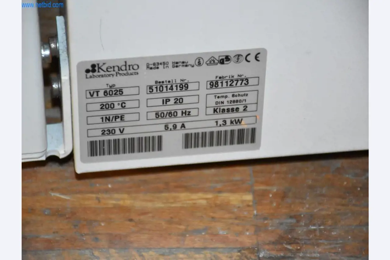 Extensive stocks of vacuum pumps, measuring devices, spare parts and accessories-3