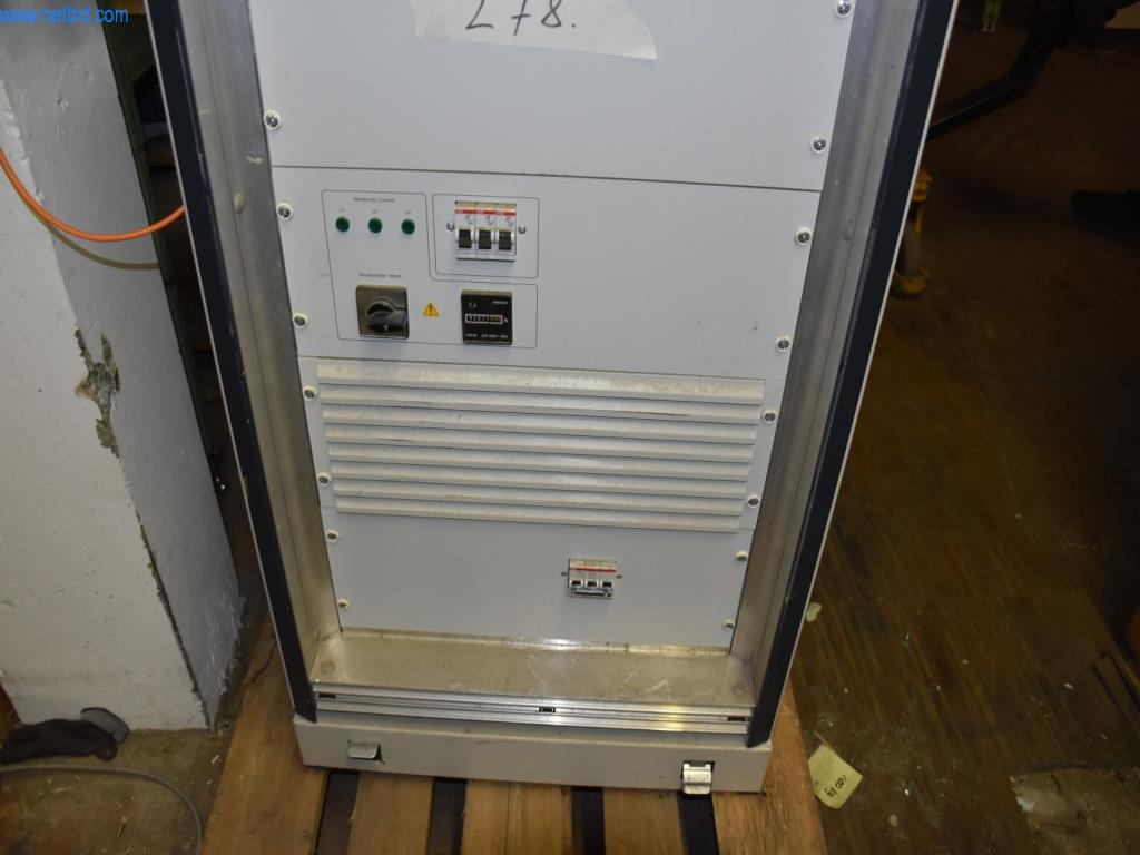 Umfangreiche Bestände an Vakuumpumpen, Meßgeräten, Ersatzteilen und Zubehör-3