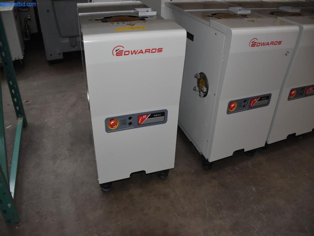 Umfangreiche Bestände an Vakuumpumpen, Meßgeräten, Ersatzteilen und Zubehör-3