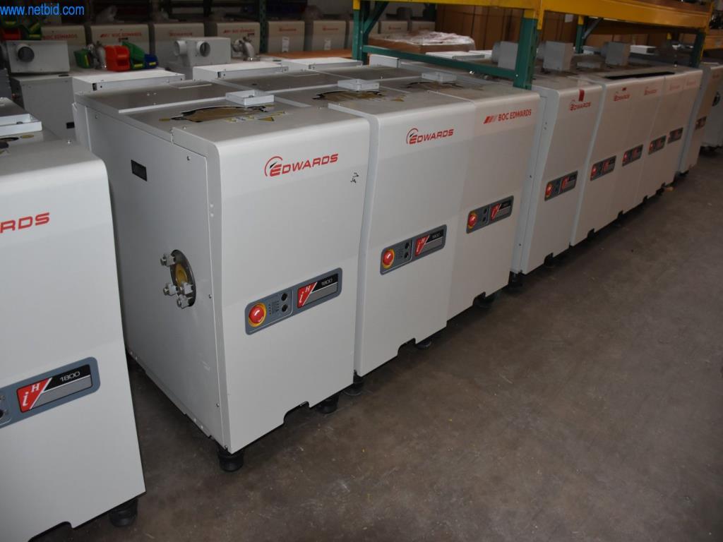 Umfangreiche Bestände an Vakuumpumpen, Meßgeräten, Ersatzteilen und Zubehör-4