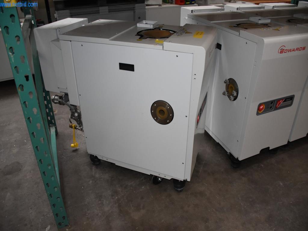 Umfangreiche Bestände an Vakuumpumpen, Meßgeräten, Ersatzteilen und Zubehör-6