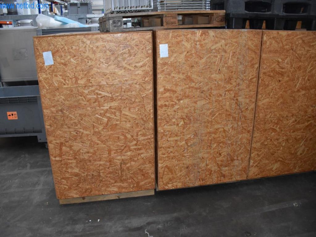 Umfangreiche Bestände an Vakuumpumpen, Meßgeräten, Ersatzteilen und Zubehör-3