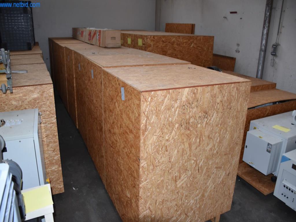 Umfangreiche Bestände an Vakuumpumpen, Meßgeräten, Ersatzteilen und Zubehör-4