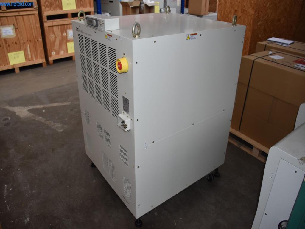 Extensive stocks of vacuum pumps, measuring devices, spare parts and accessories-11