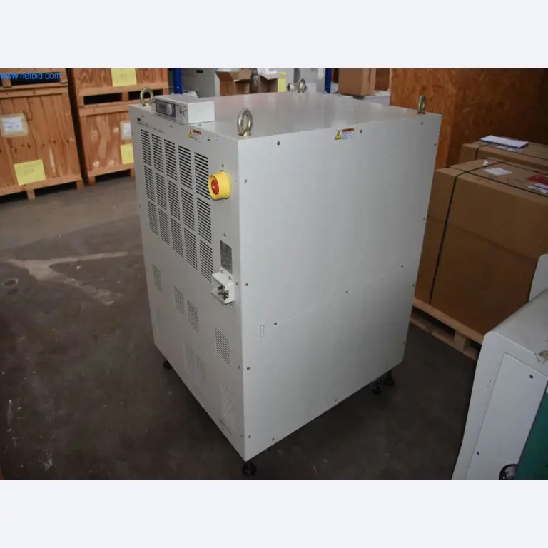 Rozsáhlé zásoby vývěv, měřicích přístrojů, náhradních dílů a příslušenství-11