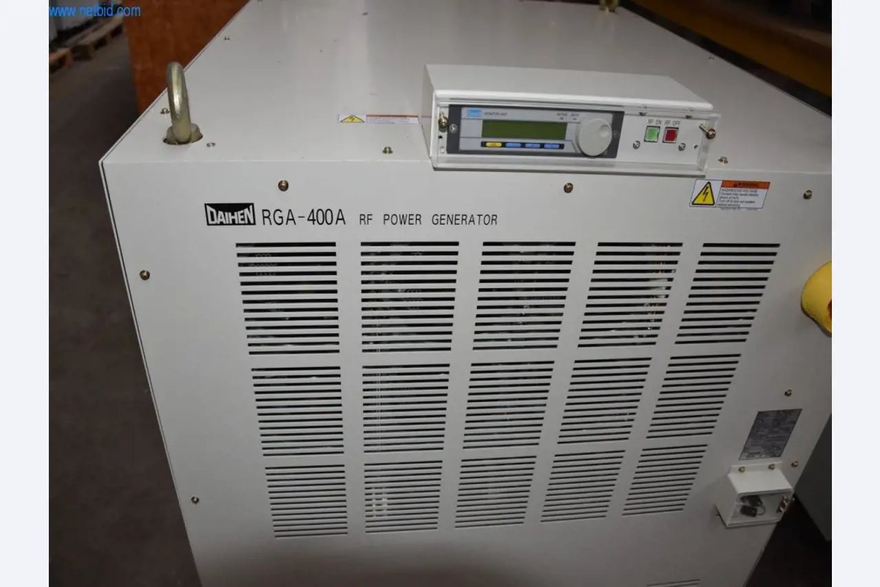 Rozsáhlé zásoby vývěv, měřicích přístrojů, náhradních dílů a příslušenství-2