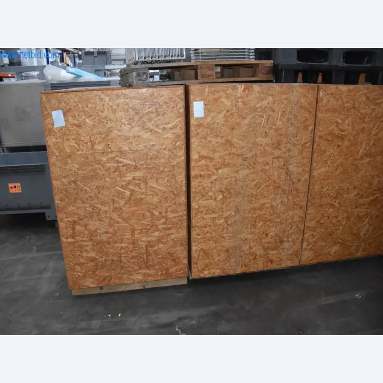 Rozsáhlé zásoby vývěv, měřicích přístrojů, náhradních dílů a příslušenství-3