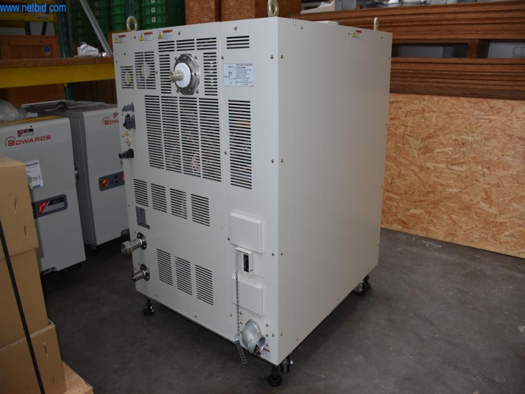 Extensive stocks of vacuum pumps, measuring devices, spare parts and accessories-6