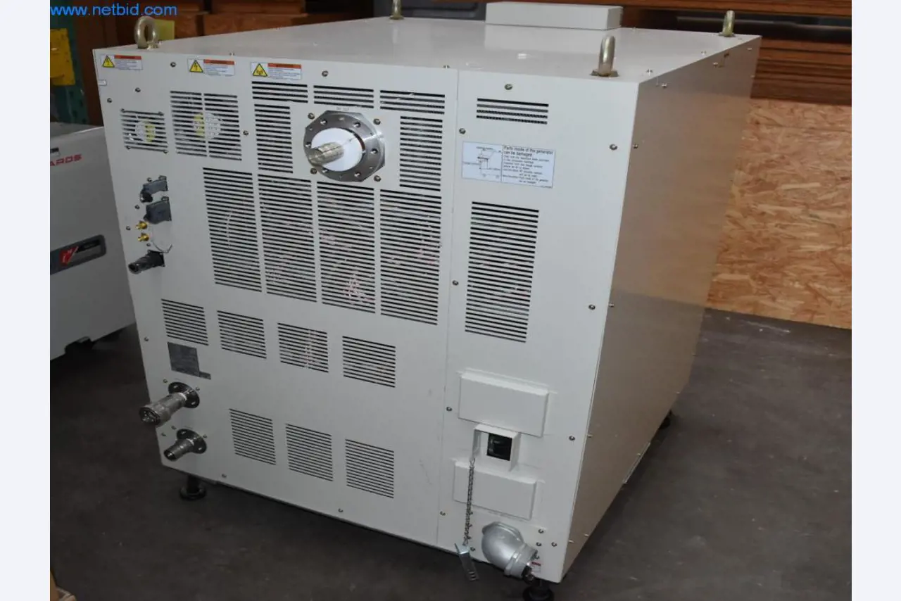 Rozsáhlé zásoby vývěv, měřicích přístrojů, náhradních dílů a příslušenství-7