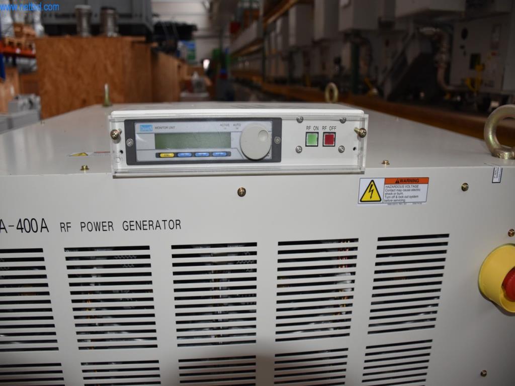 Extensive stocks of vacuum pumps, measuring devices, spare parts and accessories-8