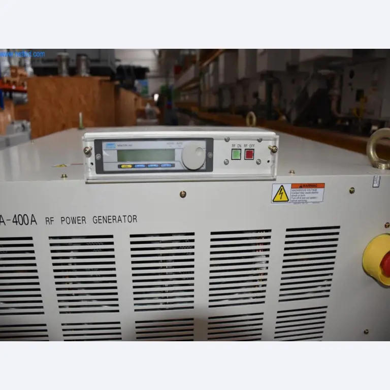 Rozsáhlé zásoby vývěv, měřicích přístrojů, náhradních dílů a příslušenství-8