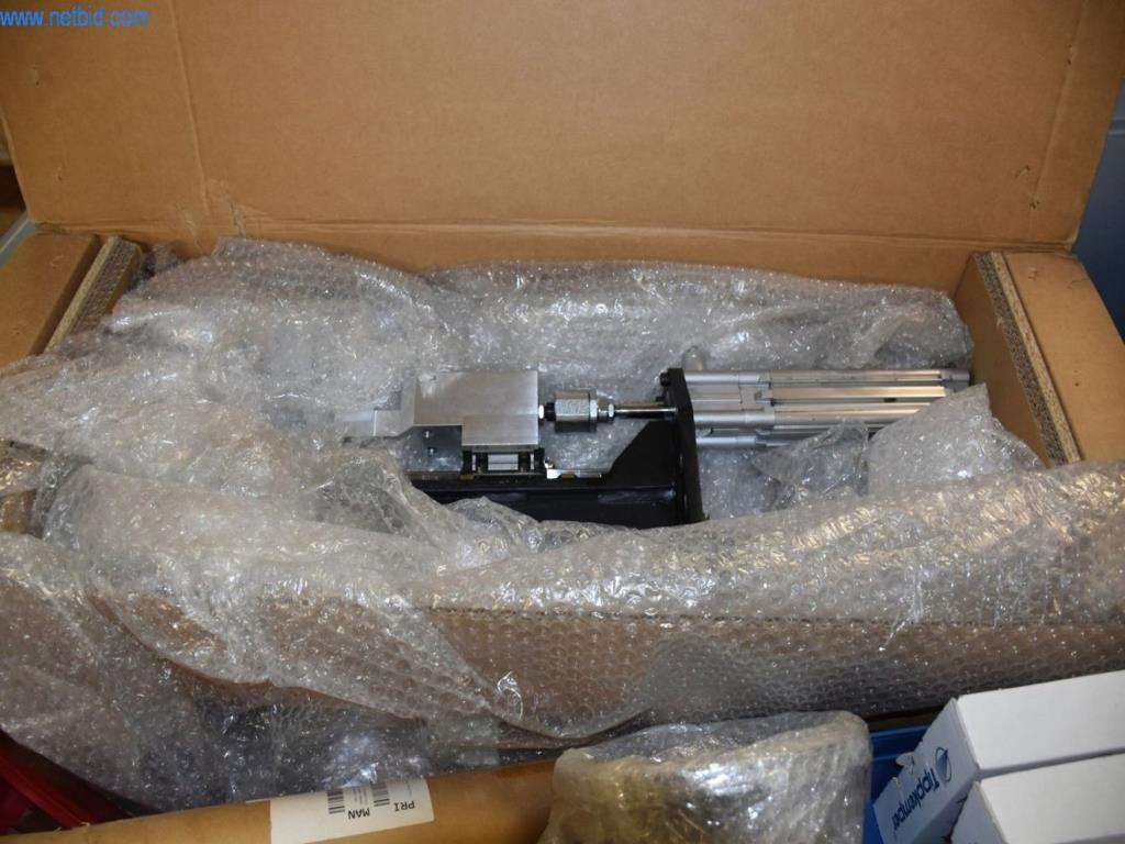 Amplias existencias de bombas de vacío, dispositivos de medición, piezas de repuesto y accesorios-3