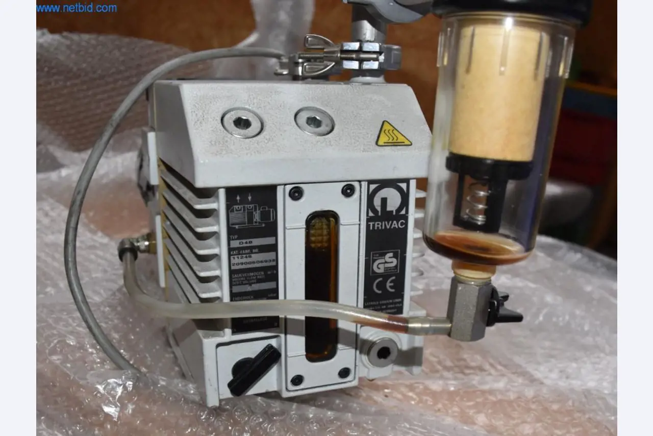 Amplias existencias de bombas de vacío, dispositivos de medición, piezas de repuesto y accesorios-3