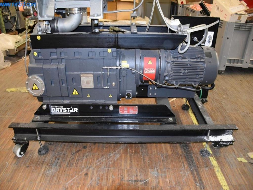 Umfangreiche Bestände an Vakuumpumpen, Meßgeräten, Ersatzteilen und Zubehör-2