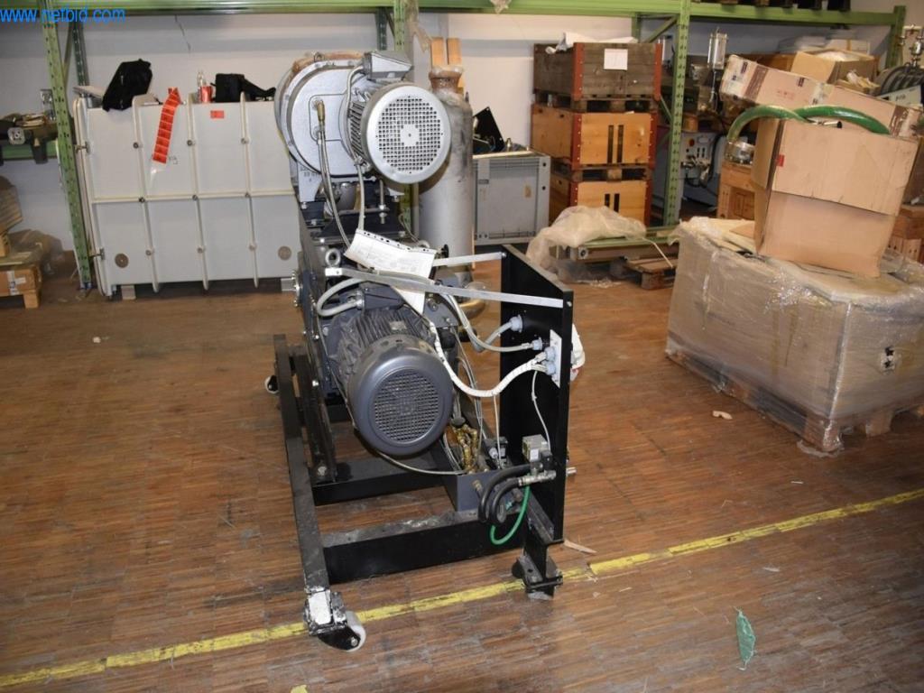 Umfangreiche Bestände an Vakuumpumpen, Meßgeräten, Ersatzteilen und Zubehör-7