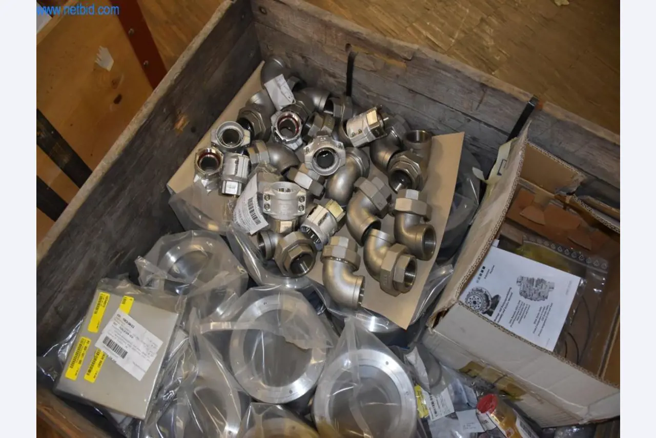 Amplias existencias de bombas de vacío, dispositivos de medición, piezas de repuesto y accesorios-11