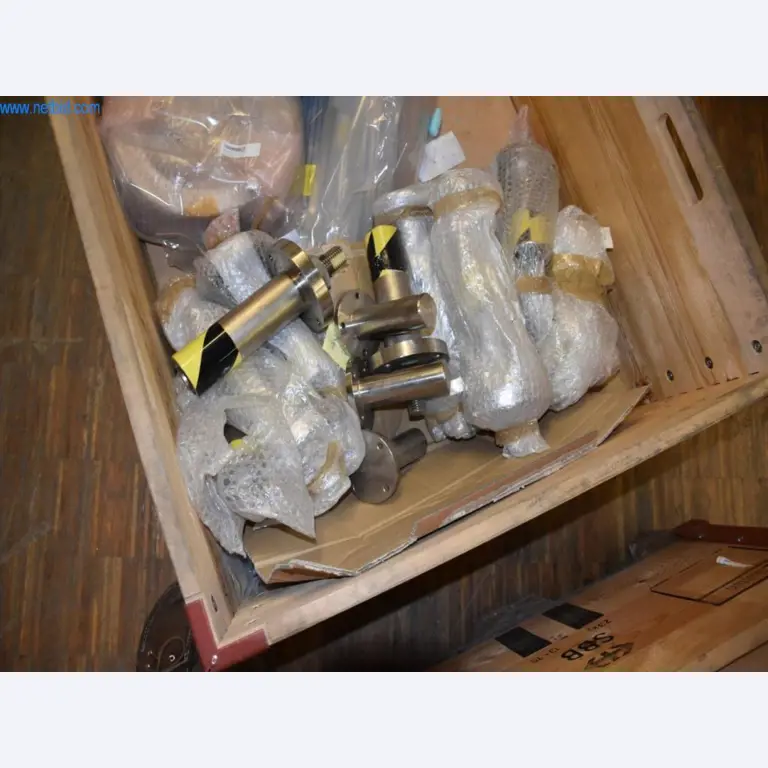 Amplias existencias de bombas de vacío, dispositivos de medición, piezas de repuesto y accesorios-6