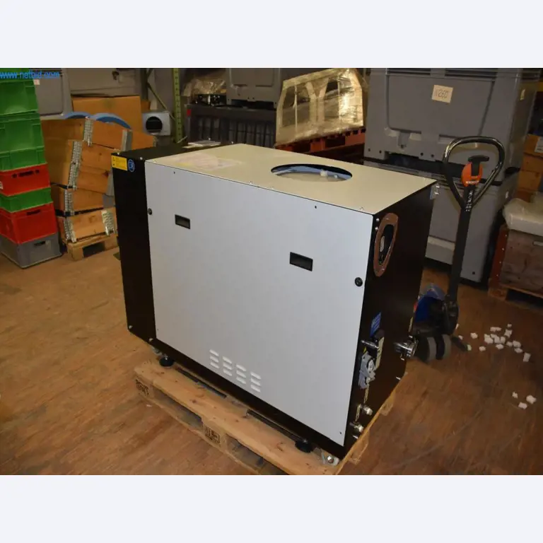 Bogate zapasy pomp próżniowych, urządzeń pomiarowych, części zamiennych i akcesoriów-2