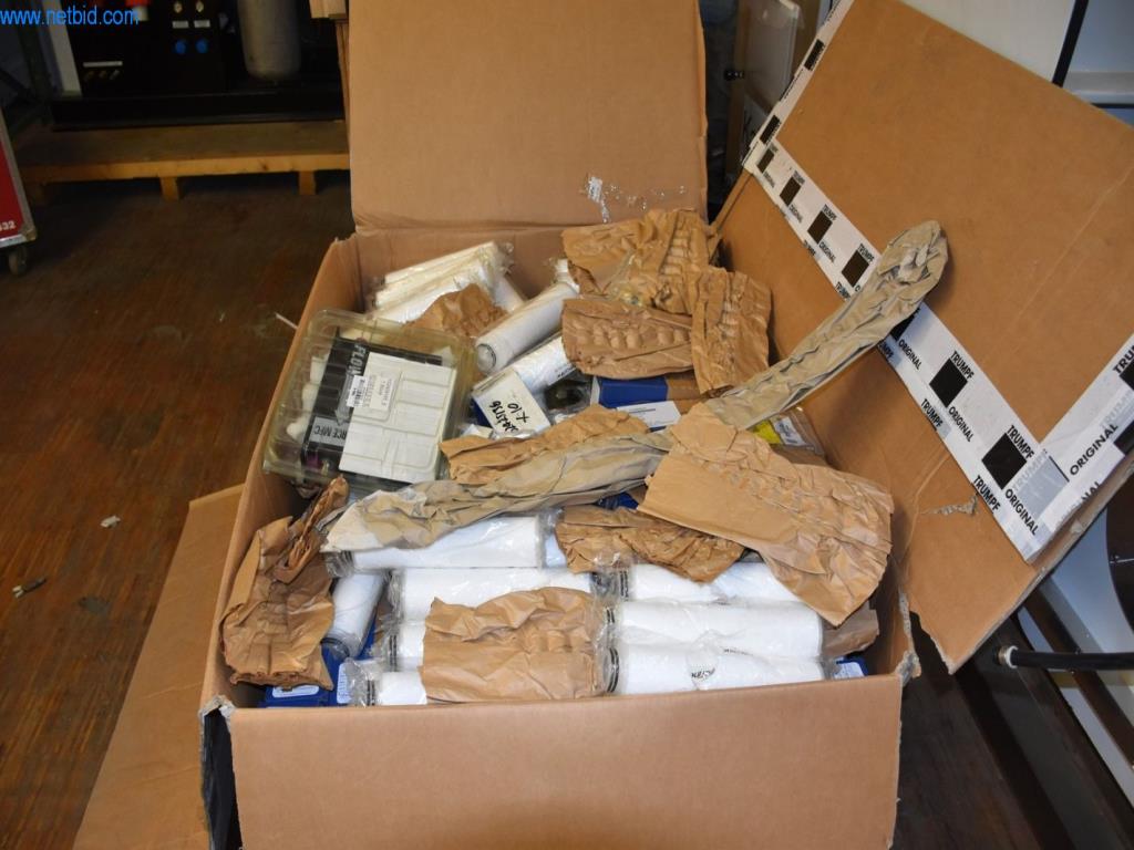 Umfangreiche Bestände an Vakuumpumpen, Meßgeräten, Ersatzteilen und Zubehör-3