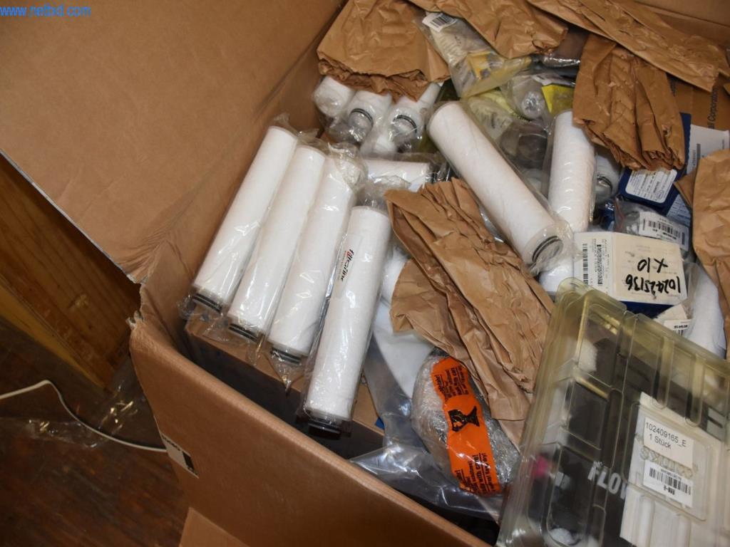 Umfangreiche Bestände an Vakuumpumpen, Meßgeräten, Ersatzteilen und Zubehör-6