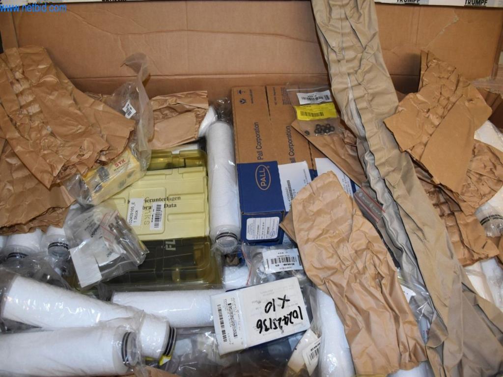 Umfangreiche Bestände an Vakuumpumpen, Meßgeräten, Ersatzteilen und Zubehör-7