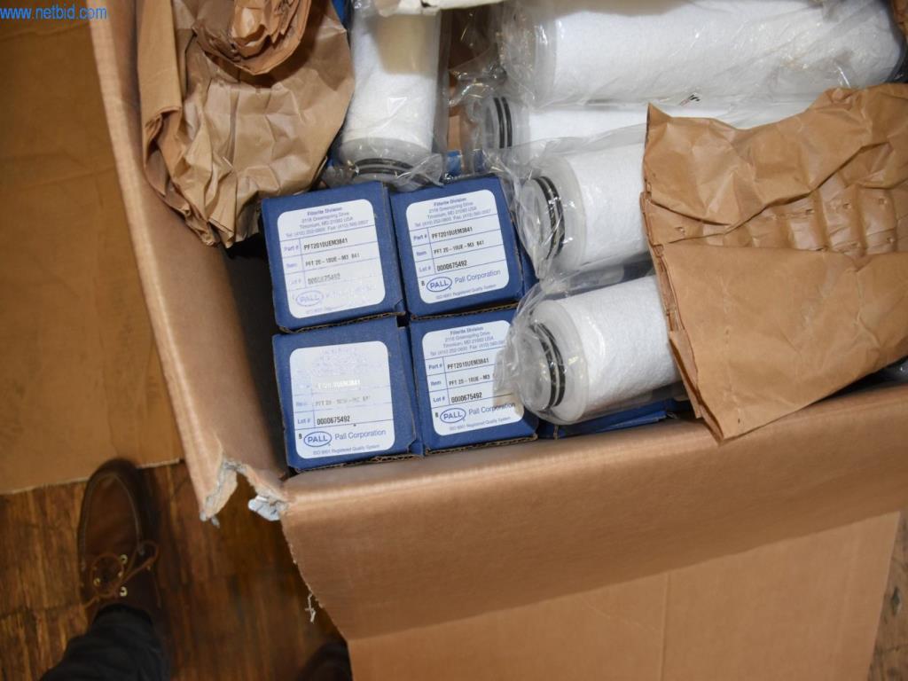 Umfangreiche Bestände an Vakuumpumpen, Meßgeräten, Ersatzteilen und Zubehör-8