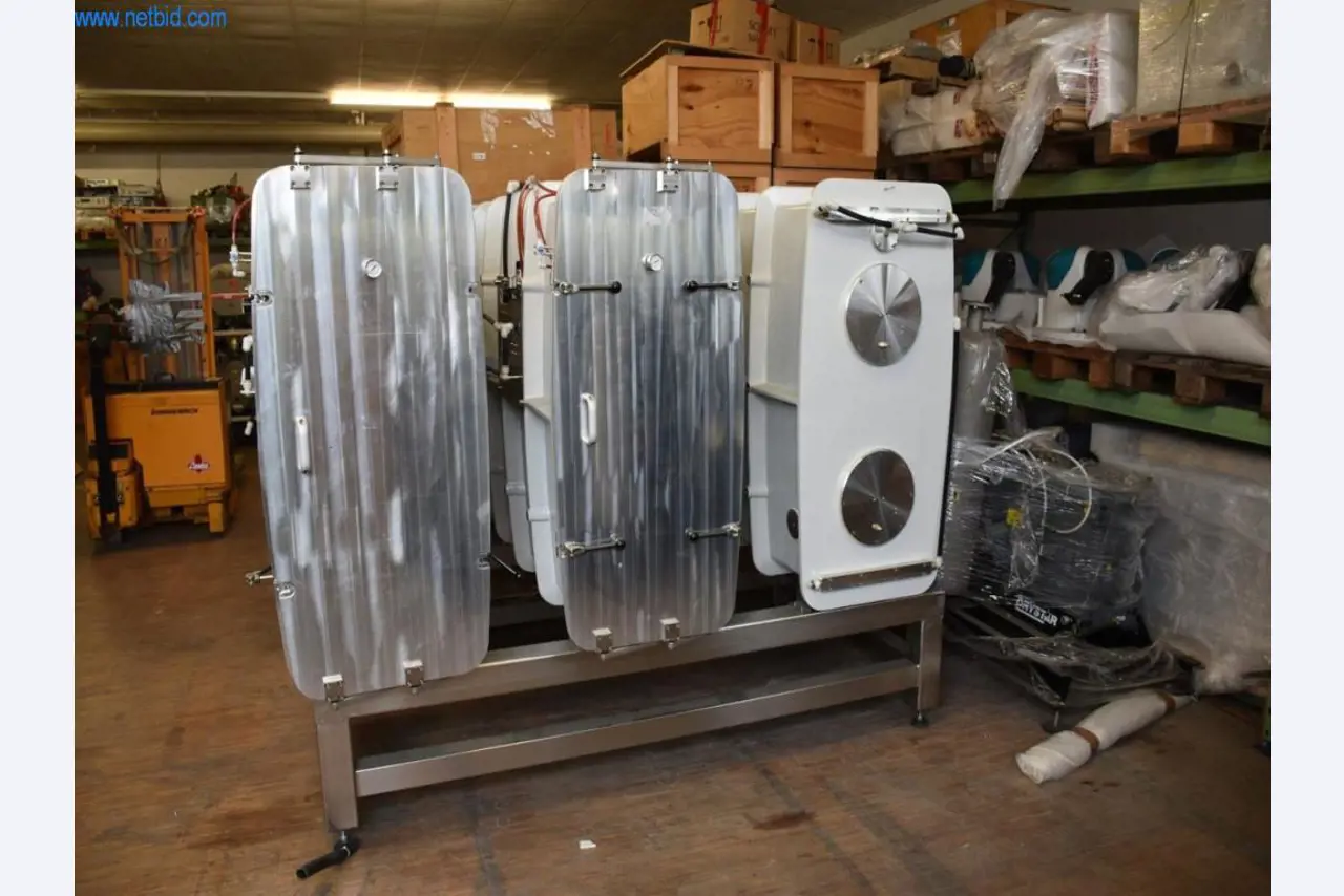 Rozsáhlé zásoby vývěv, měřicích přístrojů, náhradních dílů a příslušenství-1