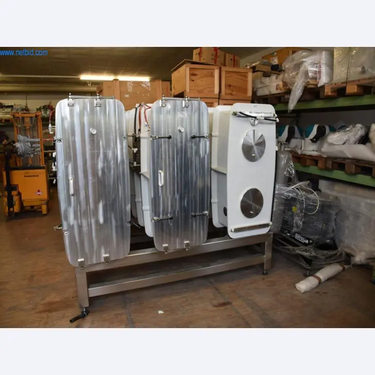 Rozsáhlé zásoby vývěv, měřicích přístrojů, náhradních dílů a příslušenství-1