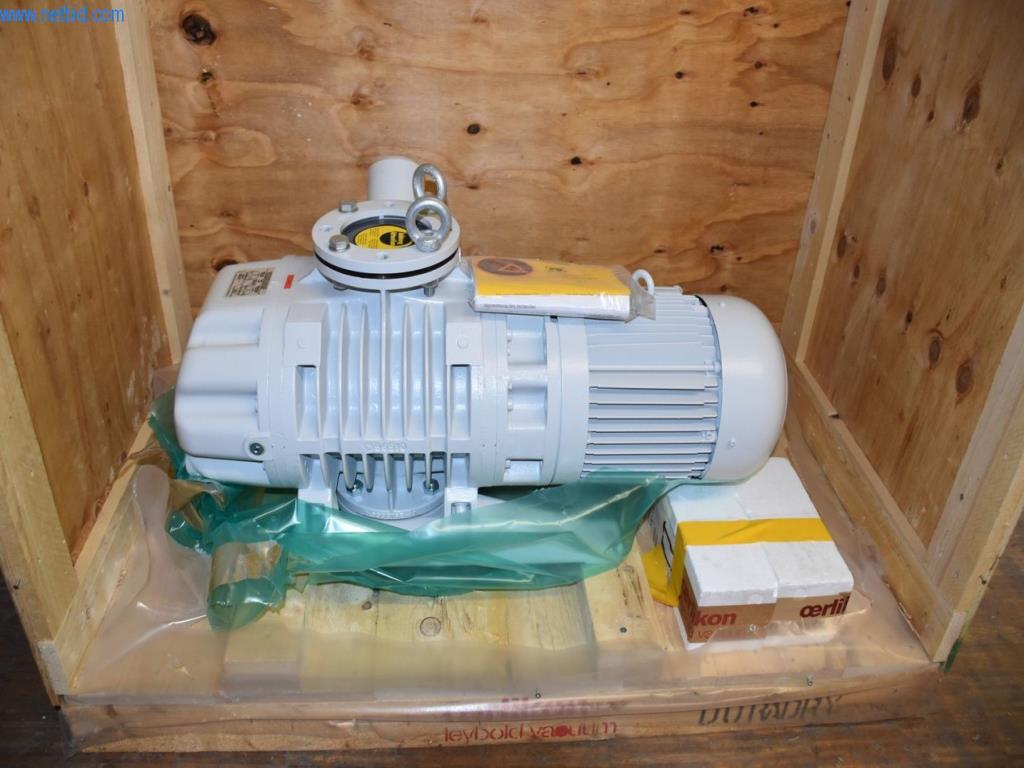 Umfangreiche Bestände an Vakuumpumpen, Meßgeräten, Ersatzteilen und Zubehör-2