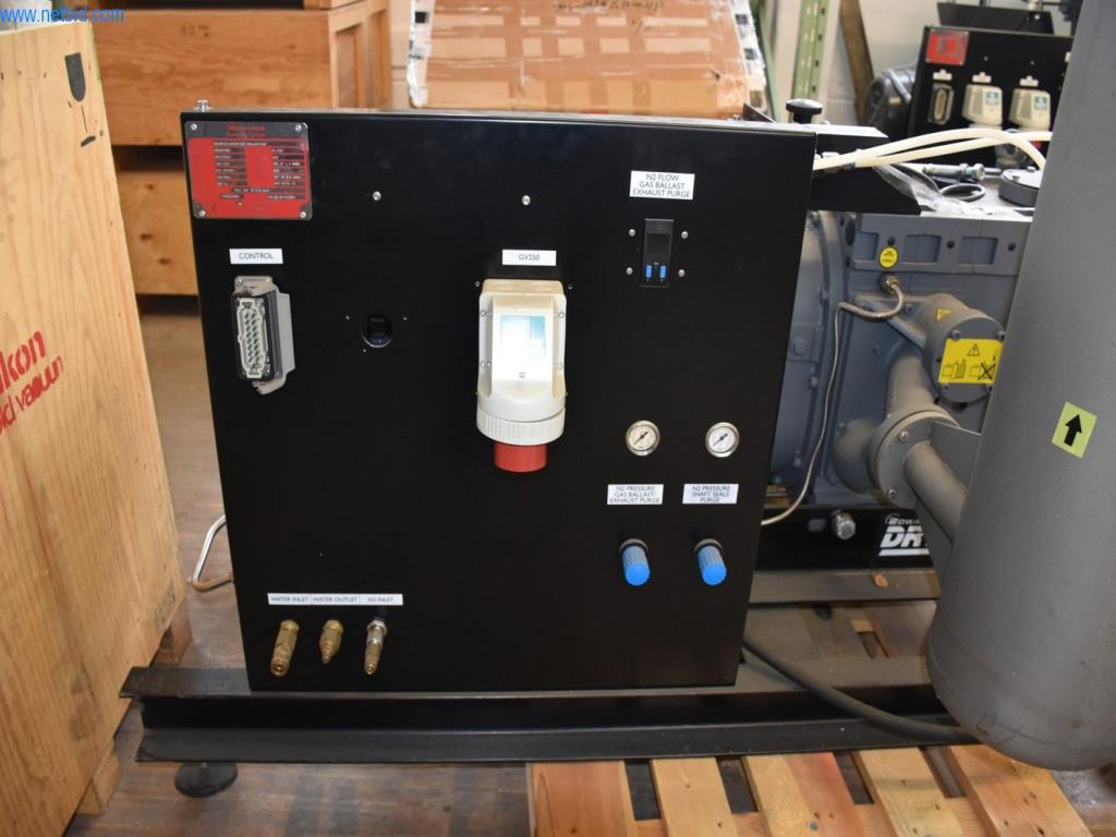 Umfangreiche Bestände an Vakuumpumpen, Meßgeräten, Ersatzteilen und Zubehör-2