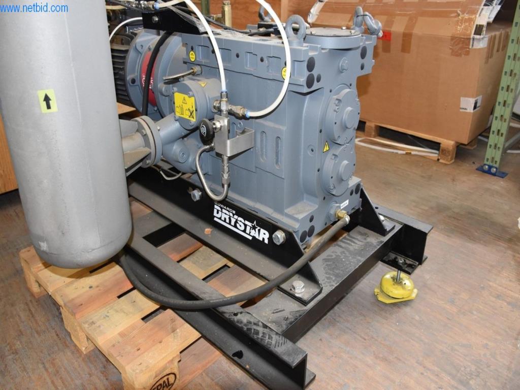 Umfangreiche Bestände an Vakuumpumpen, Meßgeräten, Ersatzteilen und Zubehör-6