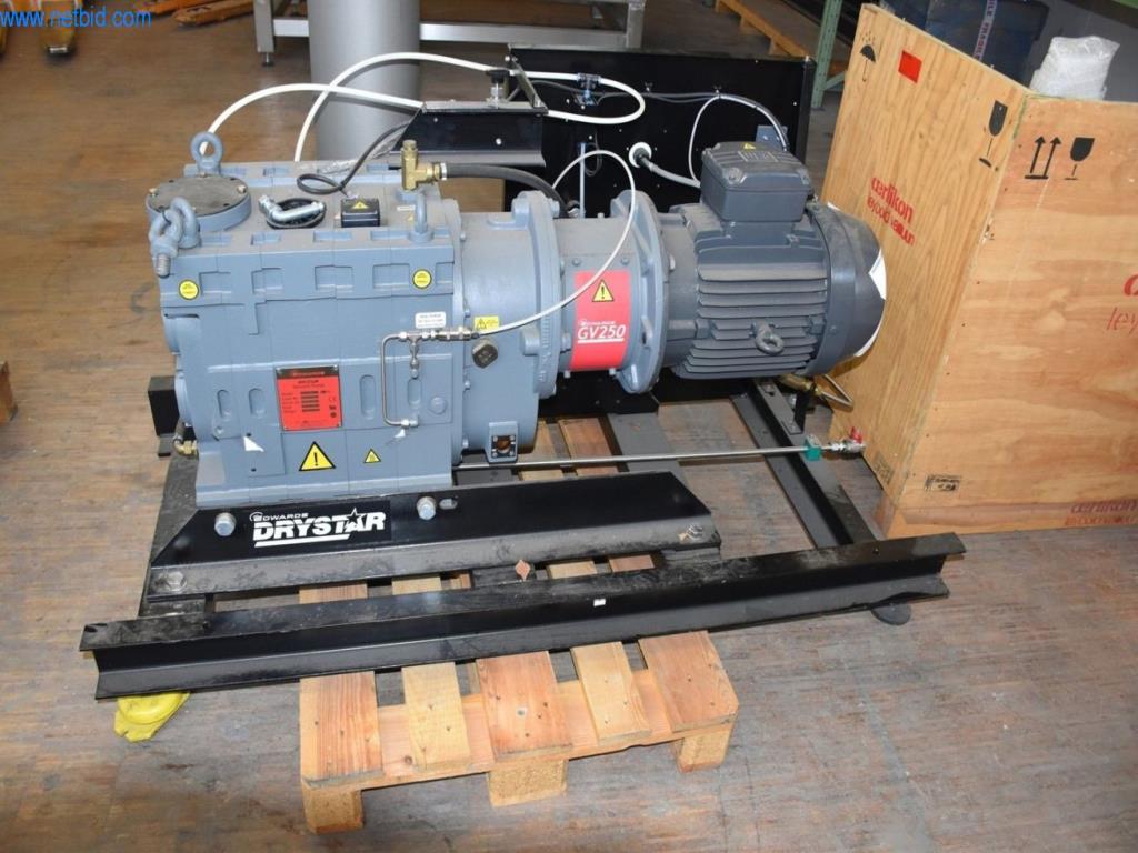 Umfangreiche Bestände an Vakuumpumpen, Meßgeräten, Ersatzteilen und Zubehör-8